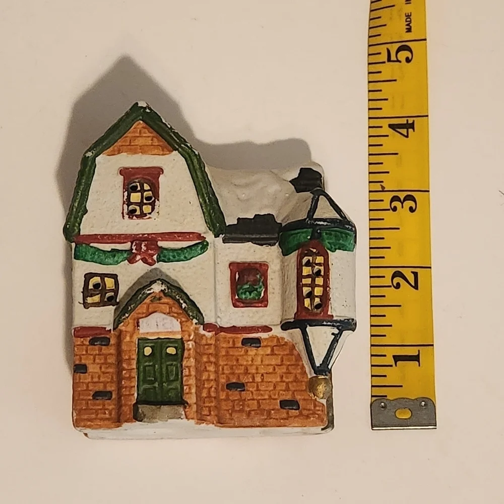 Vintage Christmas Town Hotel Decoration